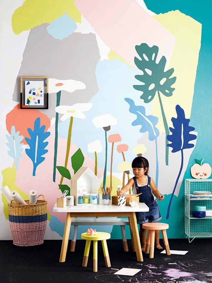 farebná stena v detskej izbe v pastelových farbách
