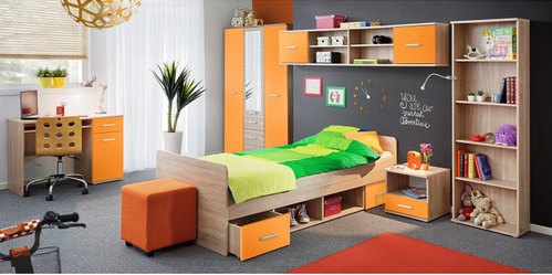 nábytok do detskej izby v kombinácií dub sonoma s výraznou oranžovou farbou