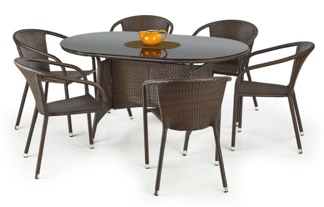 Ratanový zahradní stůl