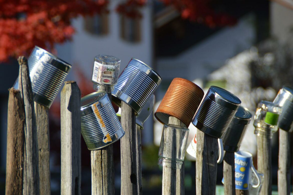 Premeňte staré plechovky na dekorácie. Pozrite si týchto 5 tipov.