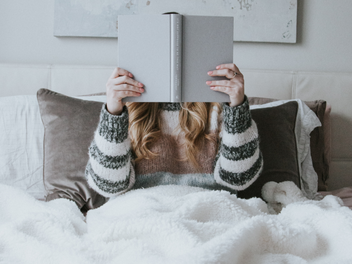 Zimná útulnosť: ako si vytvoriť teplý a pohodlný interiér pre chladné mesiace