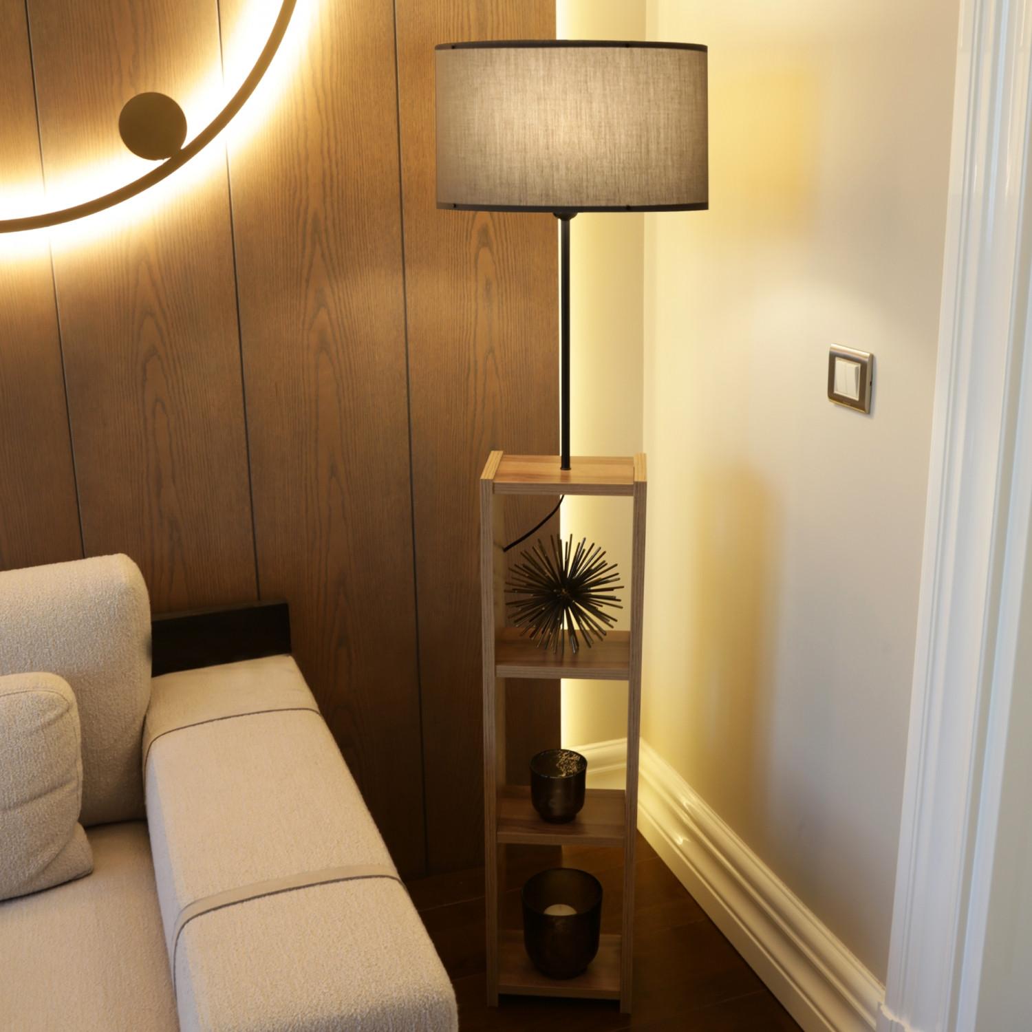 Stojanová lampa s policami Astaresta 2 (tmavosivá + svetlé drevo)